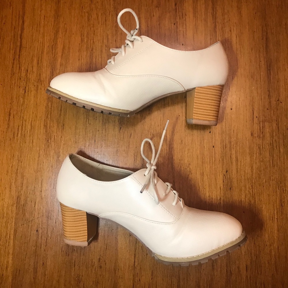 Crape Myrtle Cream Color Laced Old School Heels